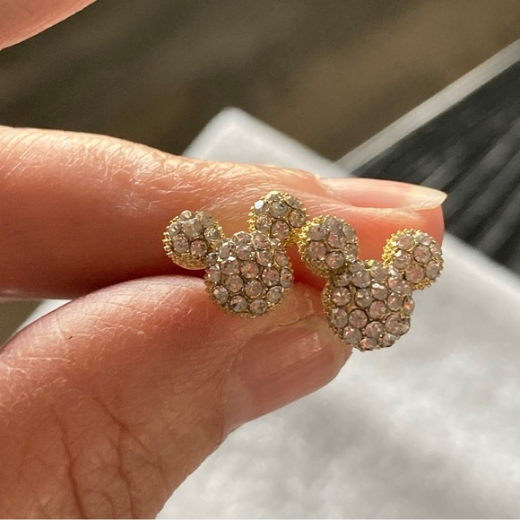 Mickey Mouse shaped silver sparkling earrings - Picture 4 of 5